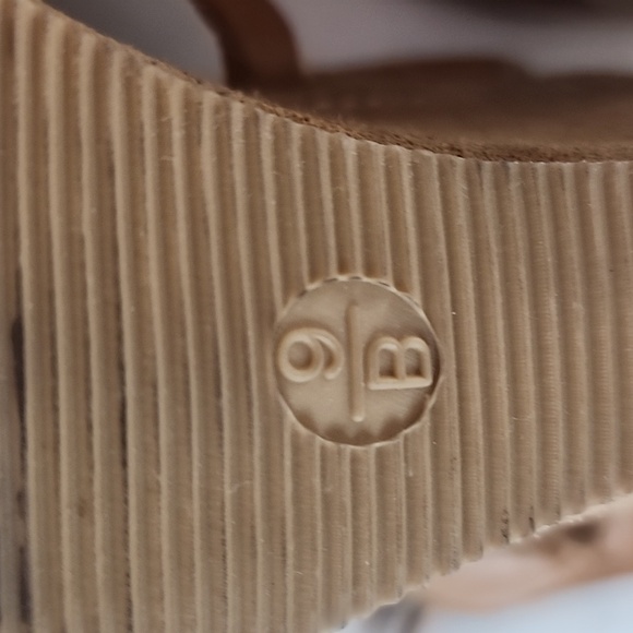 Coach Telma Calf Leather and Suede Butterfly Buckle Wedge Heels Size 9B - Picture 14 of 16